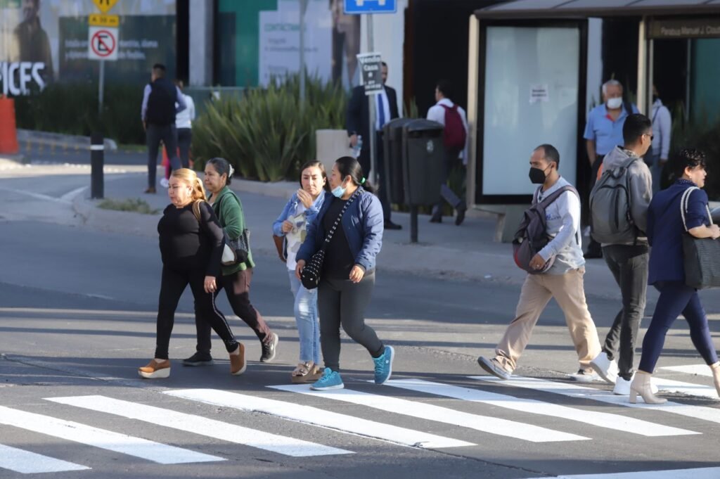 Agilizan Cruce Peatonal En Bulevar Clouthier Politik