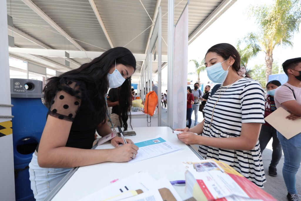 Arrancan 15 Centros de Vinculación Laboral con Institutos de la Juventud