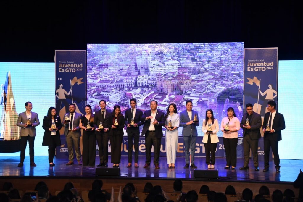 Reconocen talento de jóvenes guanajuatenses
