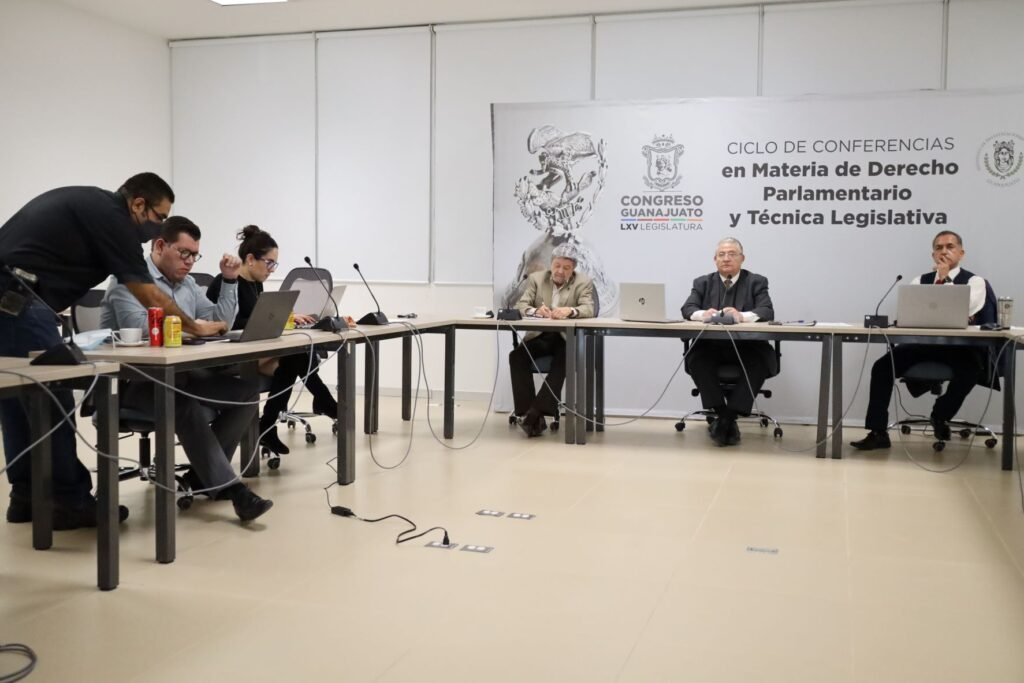 Inauguran Ciclo de Conferencias en Materia de Derecho Parlamentario y Técnica Legislativa