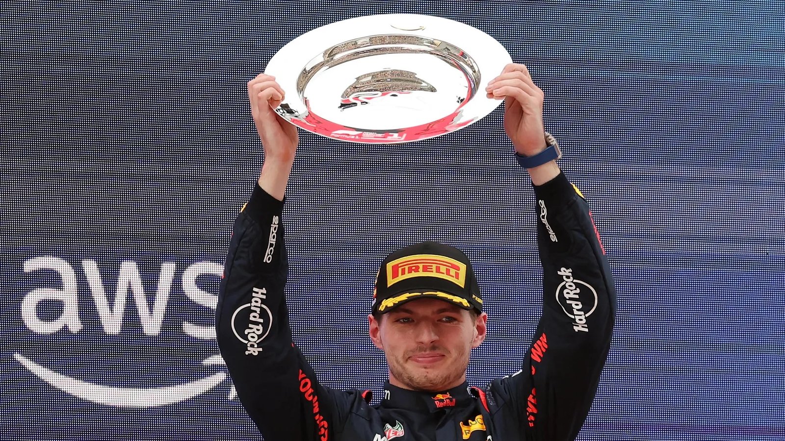 Verstappen imparable, gana el GP de España; “Checo” Pérez sin podio pero suma puntos imagen