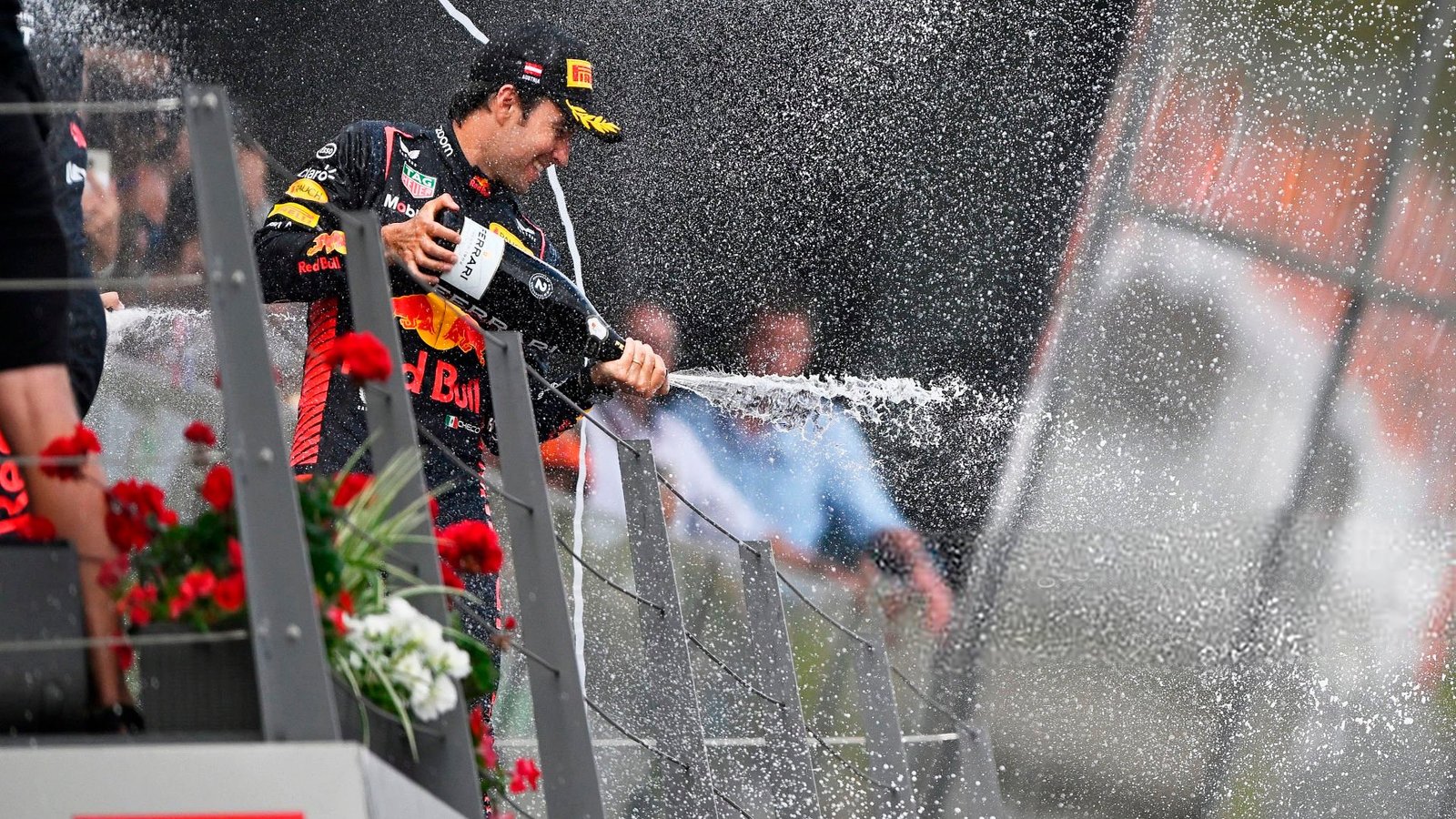 Regresa Checo Pérez al podio; Max Verstappen se lleva el Gran Premio de Austria Foto