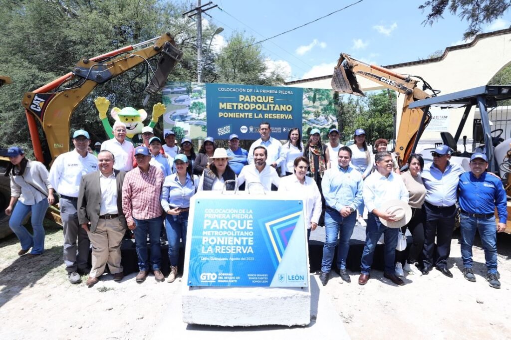 Ponen primera piedra del nuevo Parque Metropolitano La Reserva