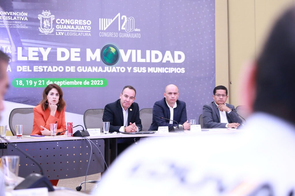Concluyen foros de consulta de iniciativas en materia de movilidad