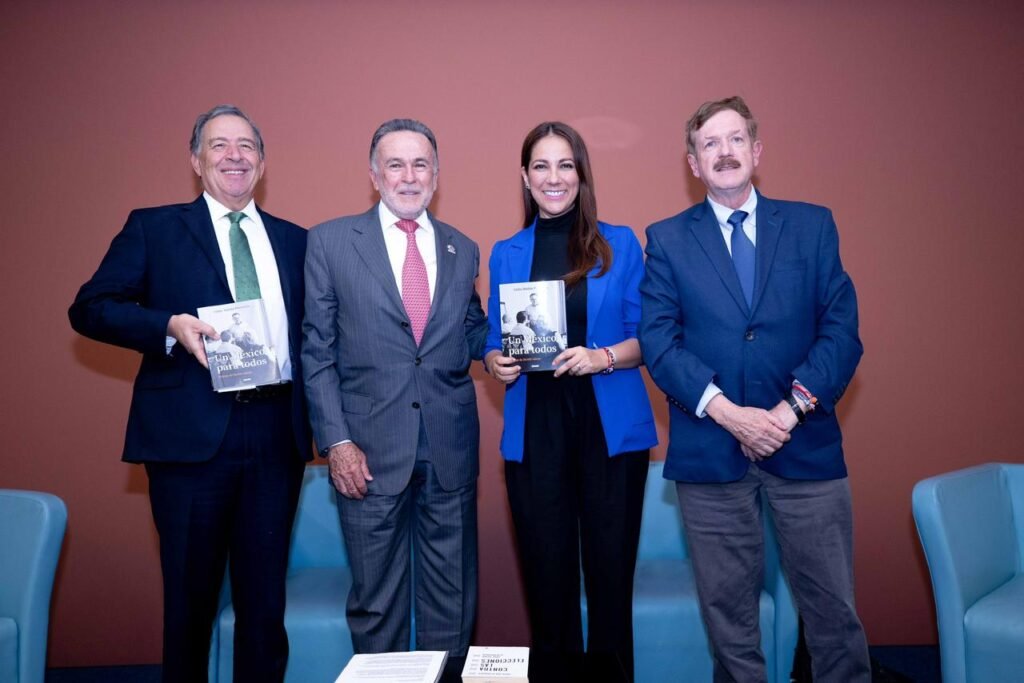 Durante la presentación del libro, Libia afirmó que hoy en día no hay que quedarse cruzados de brazos y trabajar por un futuro mejor.