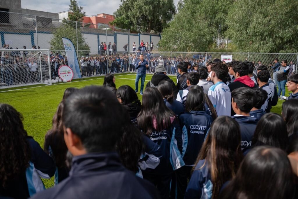El presidente municipal, Mauricio Trejo reconoció que las obras a favor de la juventud y la educación no paran.