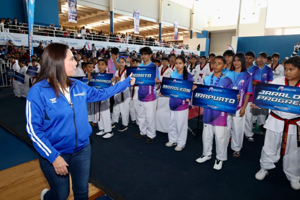 Deportistas de León, Abasolo, Celaya, Dolores Hidalgo, Guanajuato, Salamanca y Romita, llegaron a Irapuato, donde la alcaldesa, Lorena Alfaro los recibió y les deseó lo mejor.