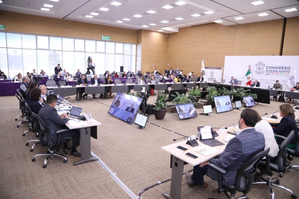 Revisan diputadas y diputados de Guanajuato logros del Eje de Desarrollo Humano y Social