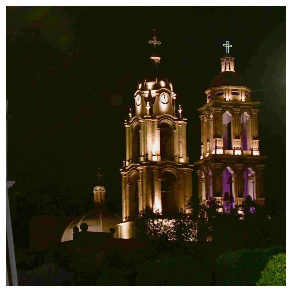 El encendido de la iluminación de la torre y cúpula del templo de la Tercera Orden fue dentro de festejos de los 477 años de la fundación de Irapuato.