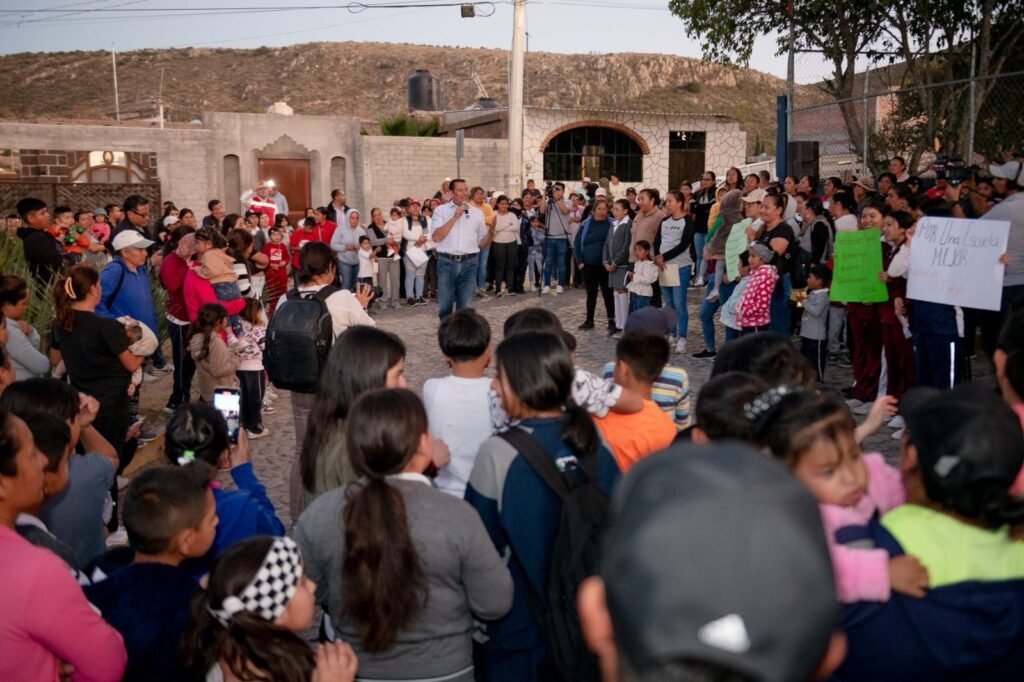 Mauricio Trejo, presidente municipal de San Miguel de Allende, visitó las zonas de Fajardo de Bocas y Alcocer.