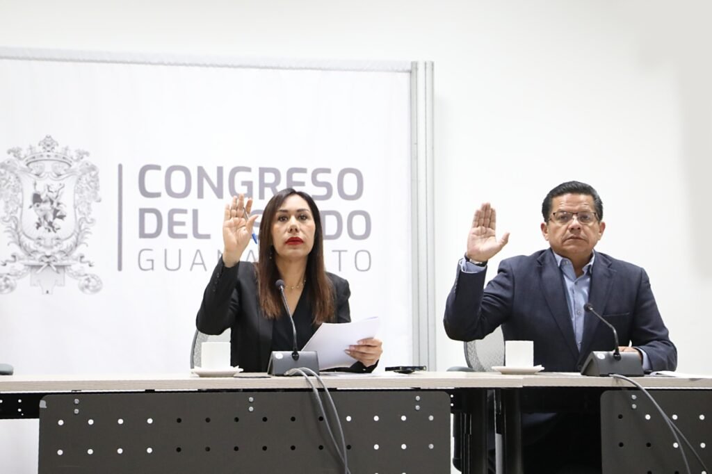Durante la mesa de trabajo se aprobaron las metodologías para el análisis de diversas iniciativas.