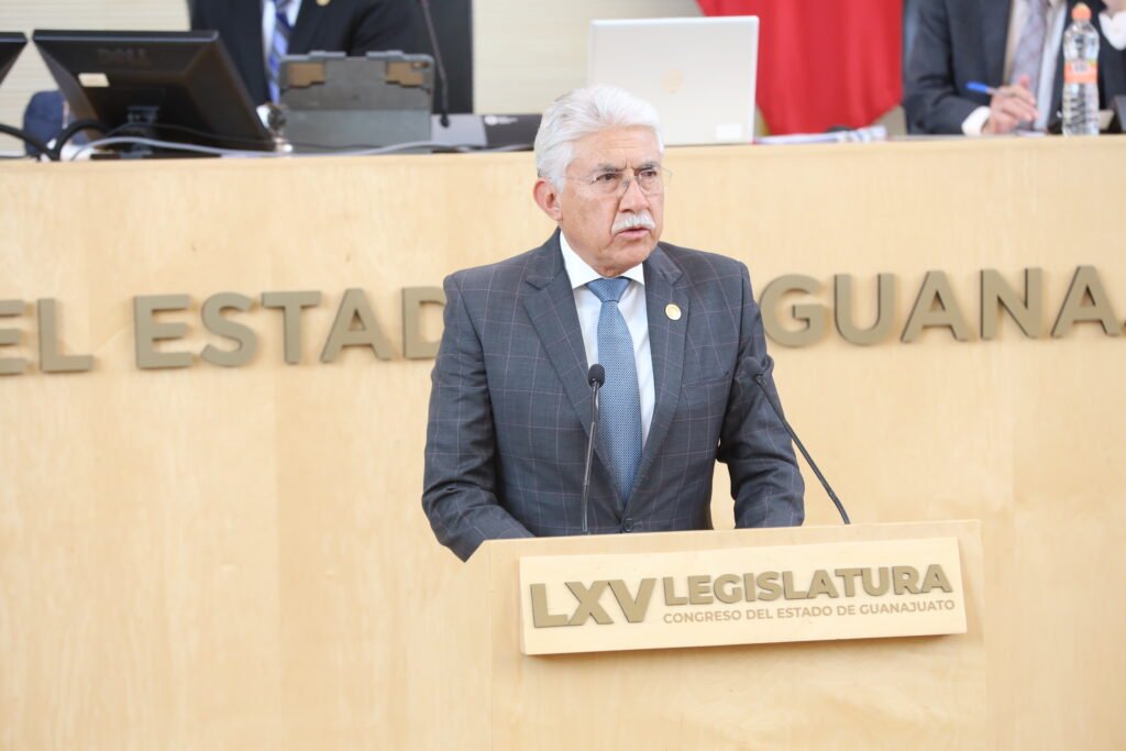 El diputado Luis Ernesto Ayala Torres, quien presidente del órgano de gobierno, dio a conocer del evento.