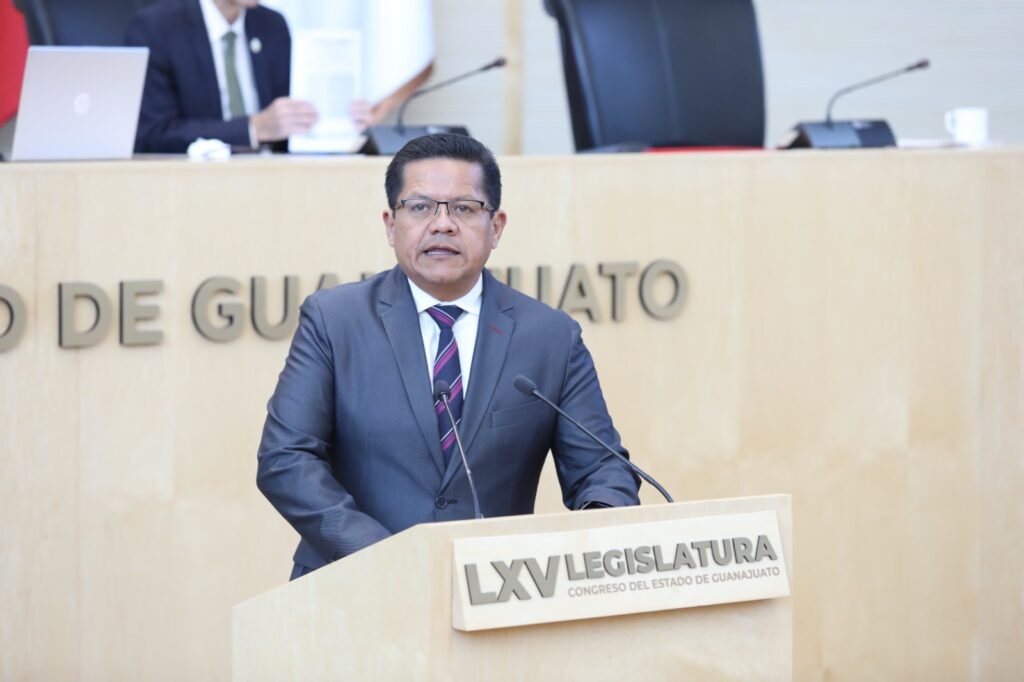 Rolando Alcántar, diputado local, habló sobre la iniciativa en el Congreso del Estado.