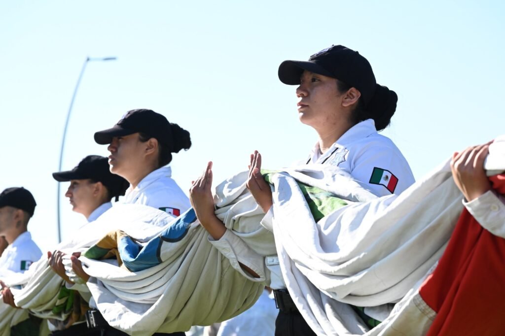 Durante los honores de la bandera, las autoridades de Irapuato, pidieron seguir fomentando los valores y generan orgullo por México.