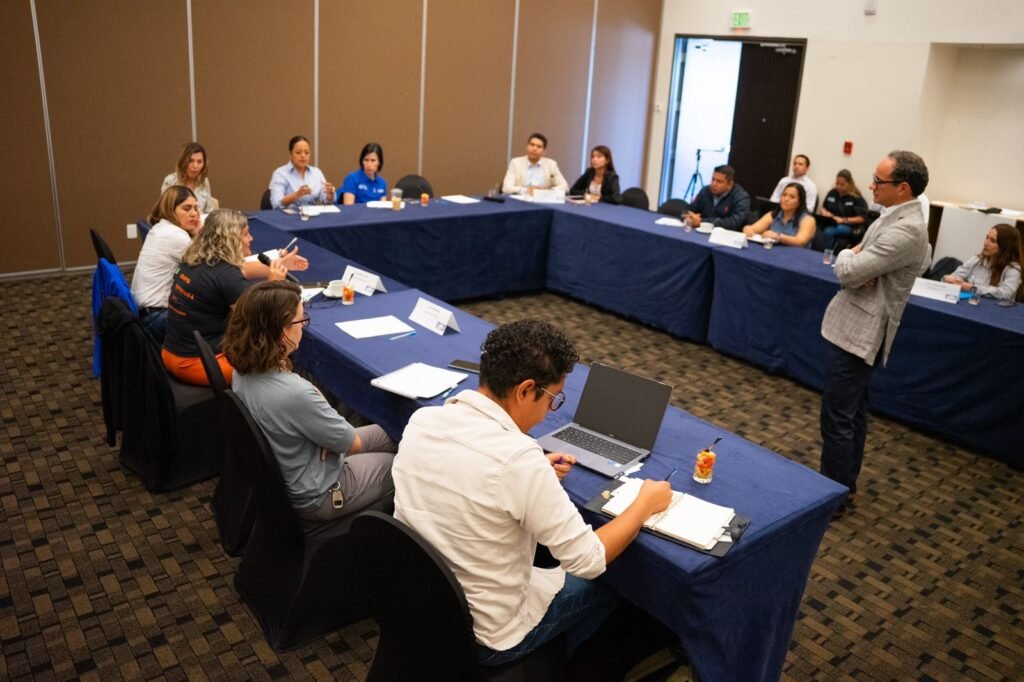 Representantes de 27 asociaciones y rescatistas de animales aportaron sus ideas contra el maltrato animal en Guanajuato.