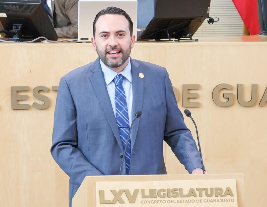 Aldo Márquez destacó en sesión del Congreso del Estado la importancia de cuidar del vital líquido.