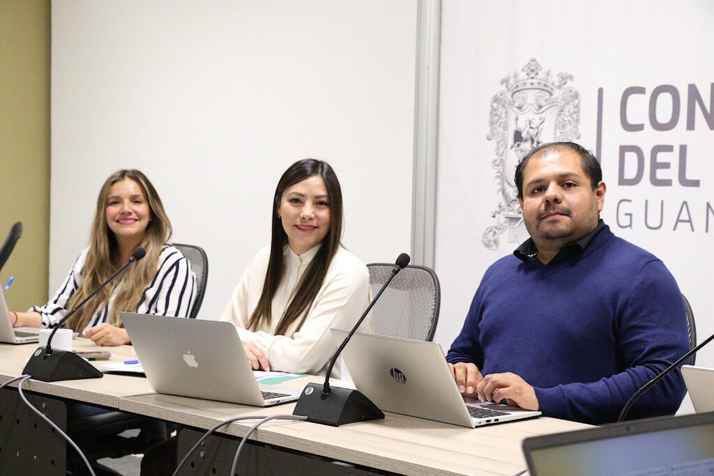 En la mesa de trabajo se analizaron varios puntos a favor de cuidar el clima.