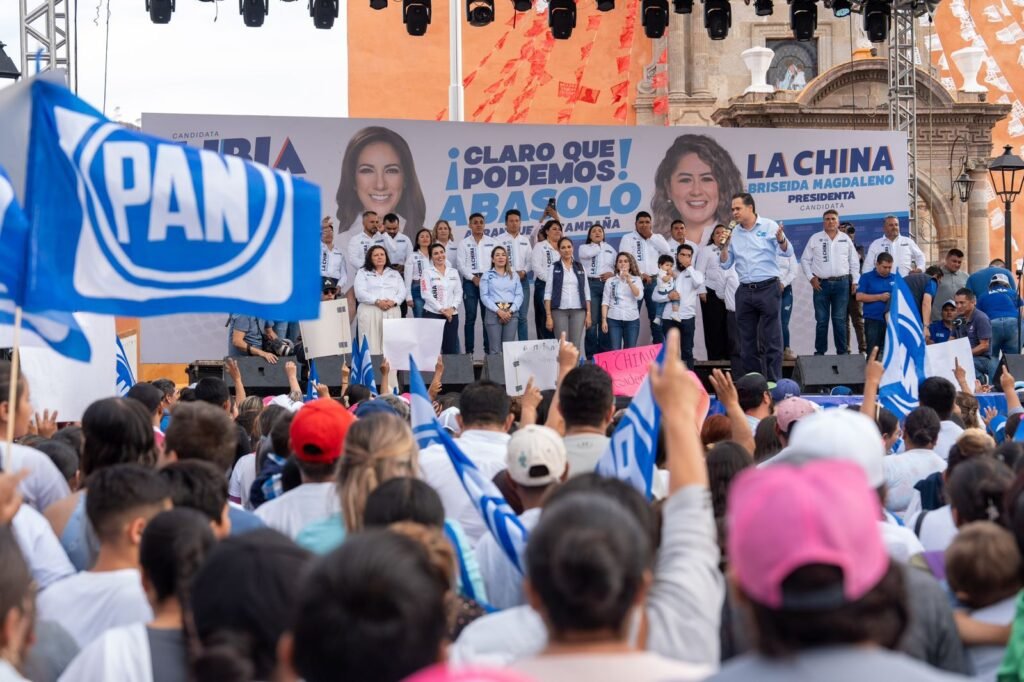 Libia Dennise estuvo con “La China” en su arranque de campaña.