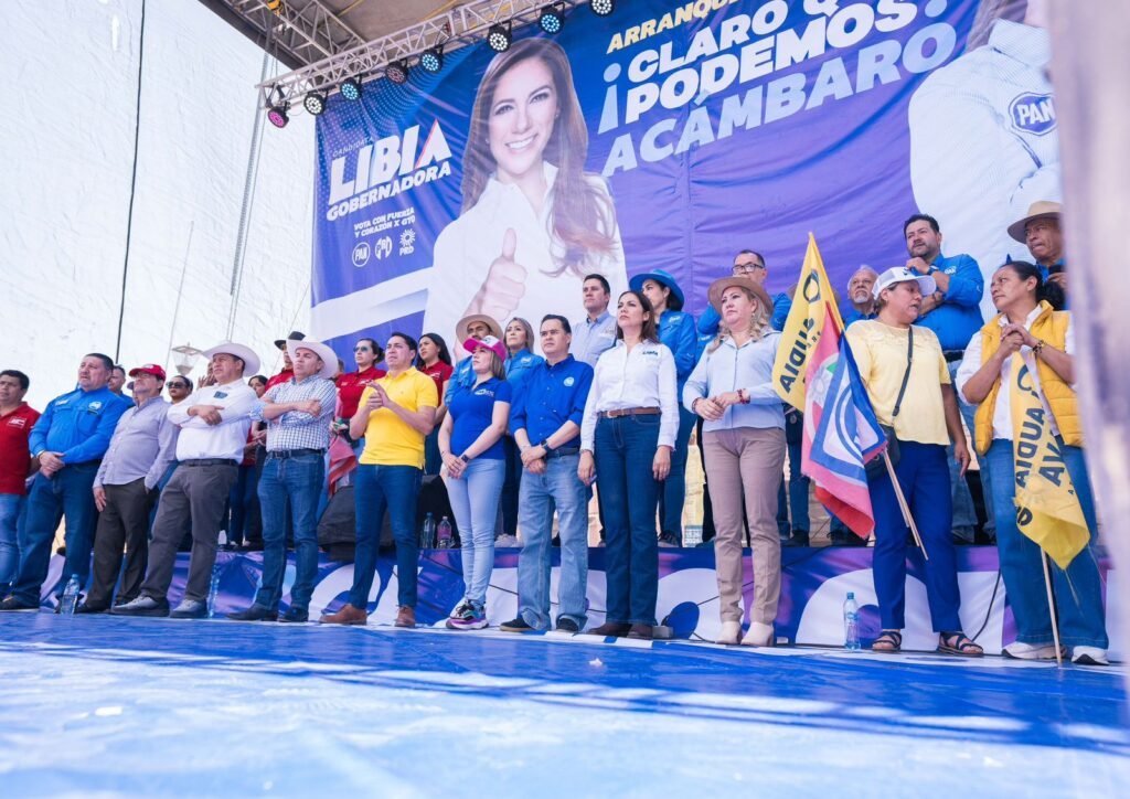 La candidata visita Acámbaro para acompañar a Claudia Silva en el arranque de campaña por la Presidencia Municipal.