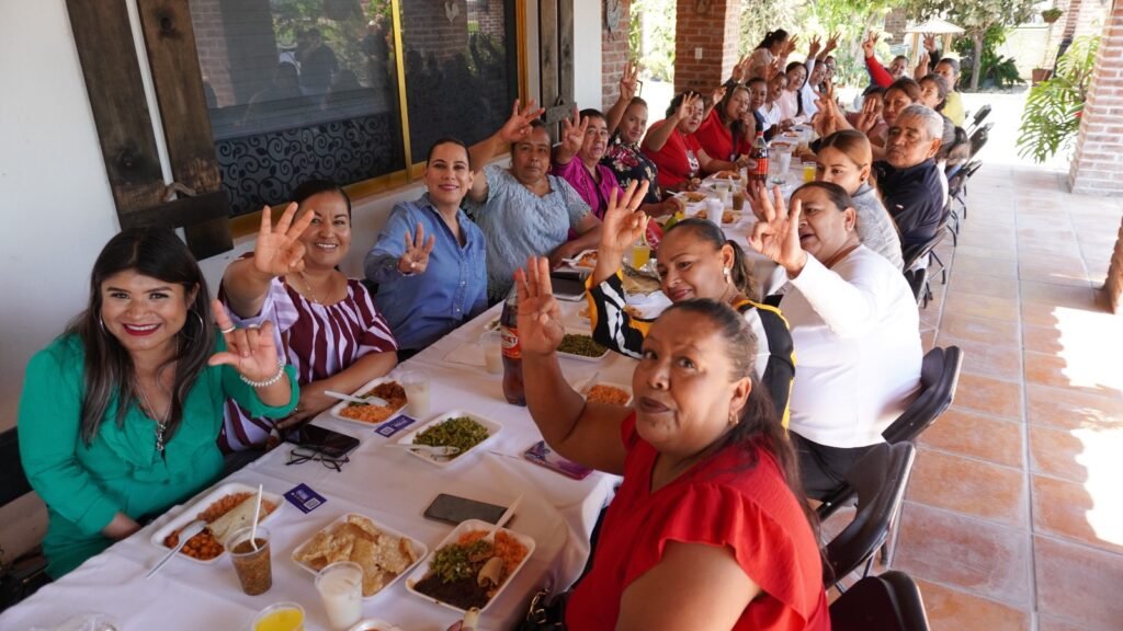 Lorena Alfaro compartió sus propuestas y reiteró su compromiso ante Lorena Alfaro ante líderes de la zona rural.