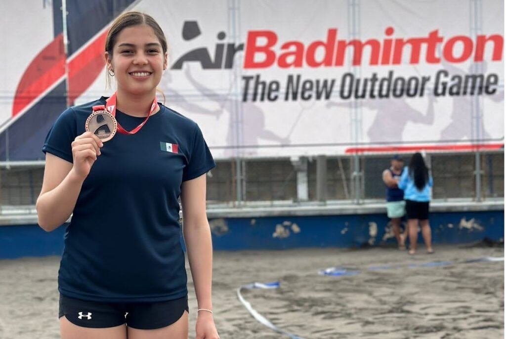 Paola Delgado, participó en la disciplina de Bádminton de Aire, en el que ganó la presea de bronce para México.