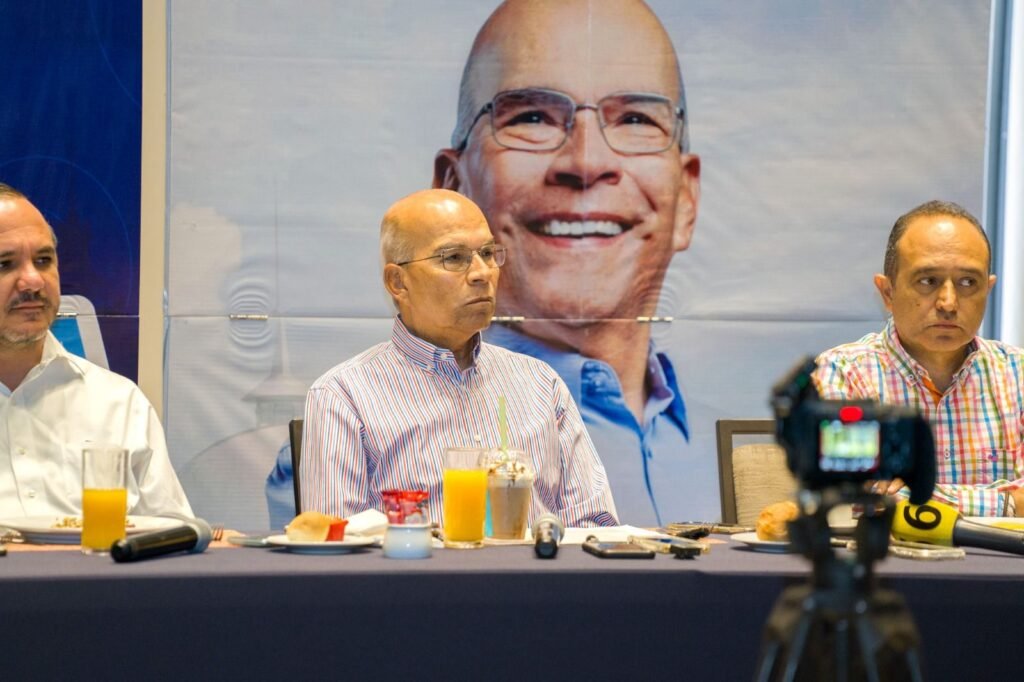 Javier Mendoza afirmó que uno de sus compromisos es seguir trabajando por la paz.