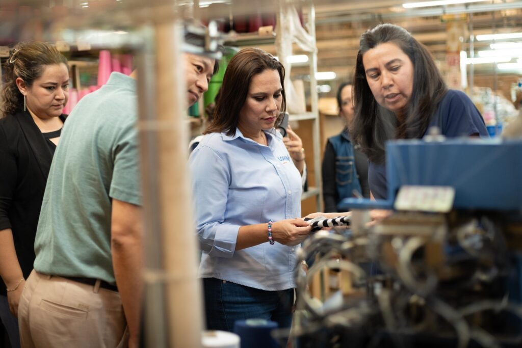 Lorena Alfaro escuchó las necesidades de los trabajadores, donde reiteró su compromiso de un mejor Irapuato