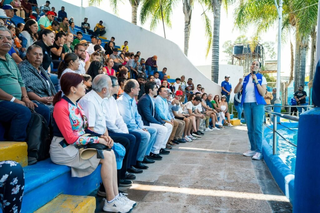 Libia Dennise reconoce esfuerzo de quienes se dedican a la construcción Libia Dennise convivió con trabajadores que gracias a ellos, la construcción de Guanajuato avanza.