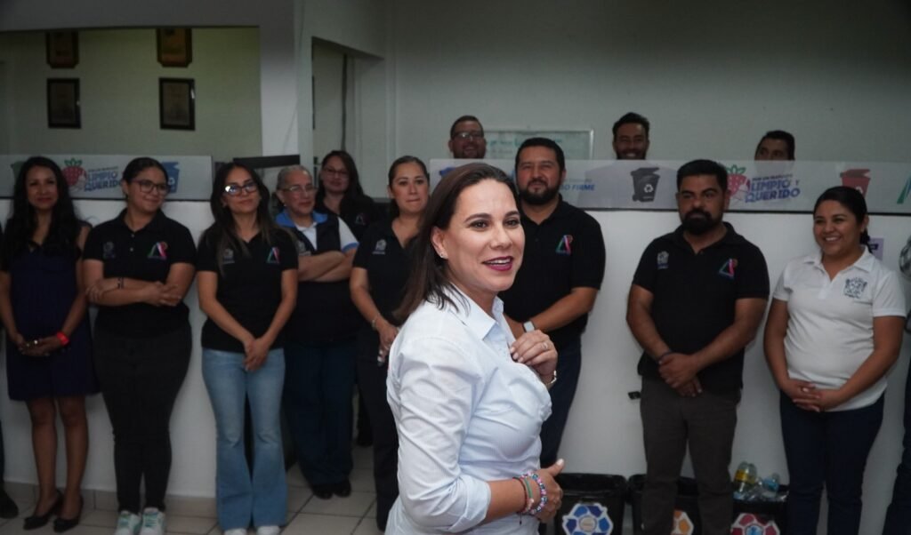 Lorena Alfaro recibió el apoyo de la gente que labora en las oficinas del municipio de Irapuato.