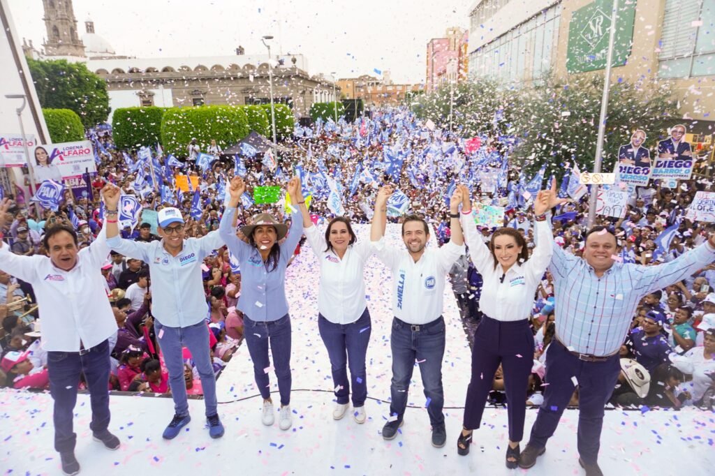 Lorena Alfaro recibió el apoyo de miles de personas en su cierre de campaña en Irapuato.