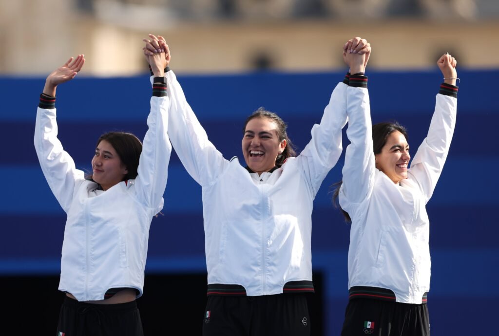 El equipo femenino de tiro con arco hace historia y gana la primer medalla olímpica para México.