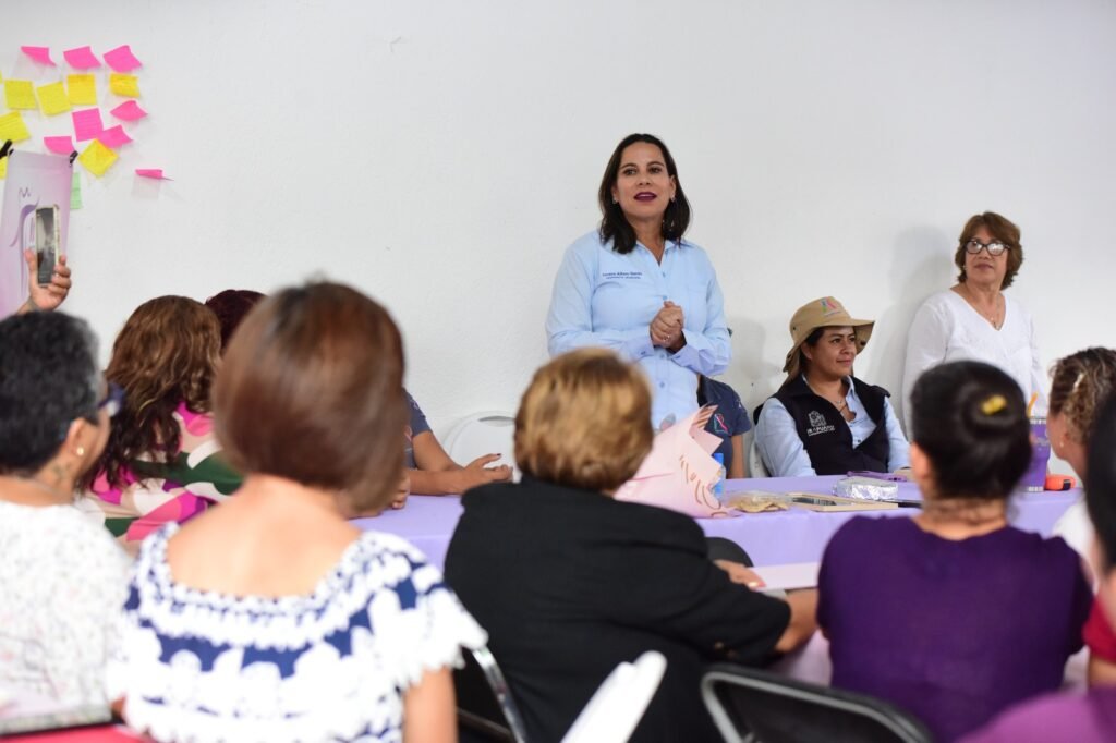 Lorena Alfaro García reconoció el gran trabajo realizado en estos cursos en Irapuato.