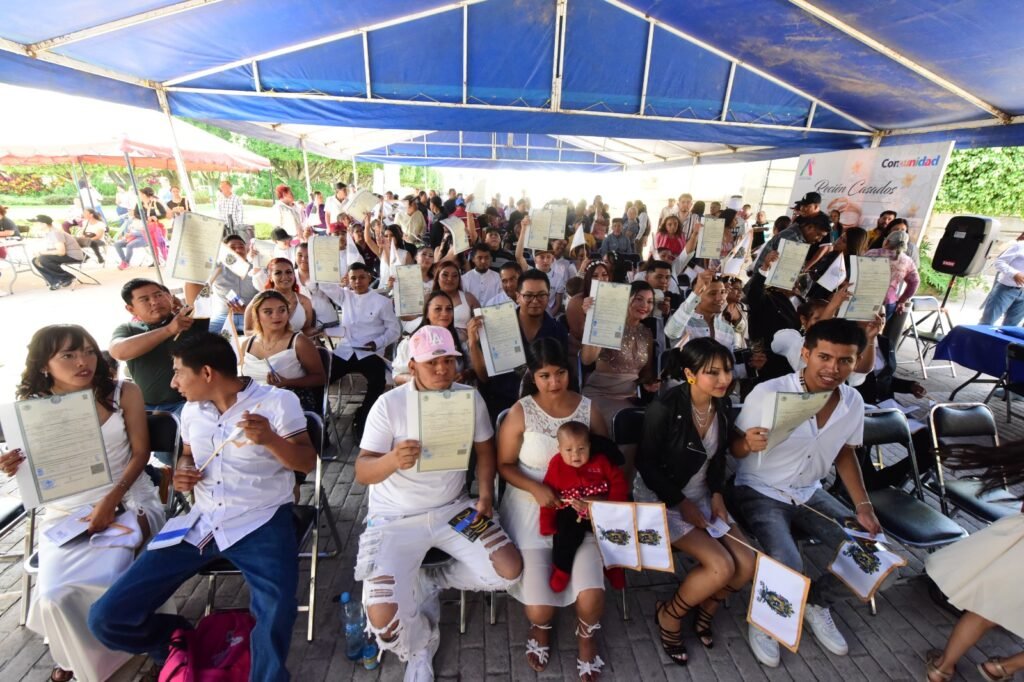 Asisten más de 600 ciudadanos al 'Miércoles Ciudadano' del municipio de Irapuato.