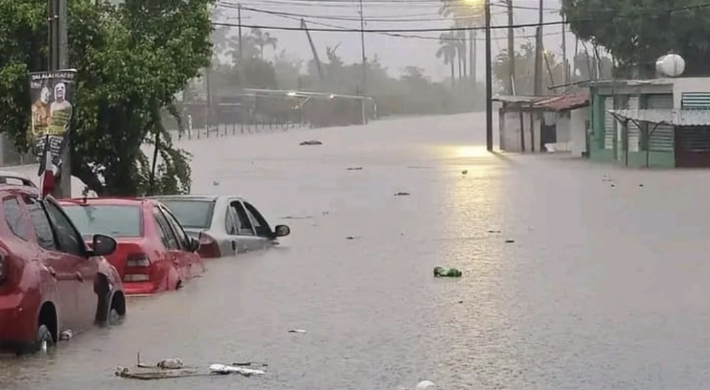 El huracán John impacto a Acapulco nuevamente, cuando aún no se recupera al 100% de 'Otis'.