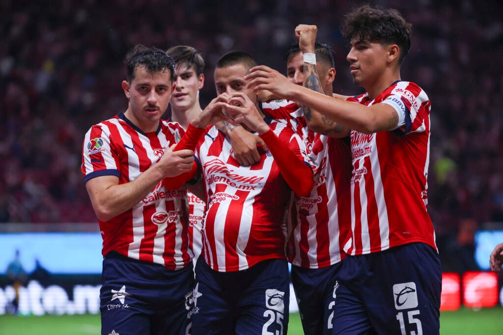 La mala racha de León continúa y no fue rival para Chivas, que no pasa por buen momento.