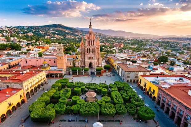 Resaltarán belleza arquitectónica de San Miguel de Allende Todo listo para la primera edición de la Bienal de Arquitectura en San Miguel de Allende.