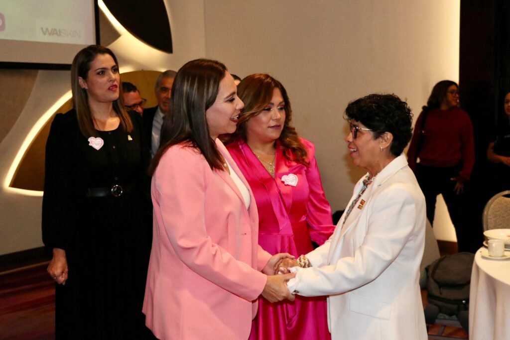 Lorena Alfaro, alcaldesa de Irapuato reconoció la labor y aporte de los empresarios.