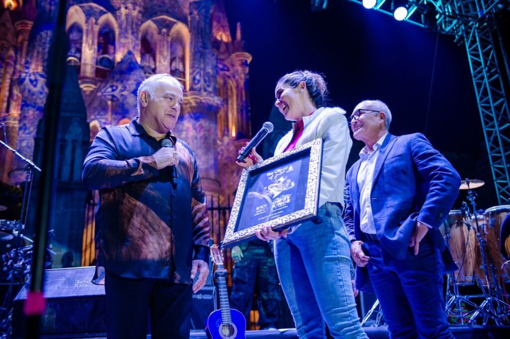 Con éxito se presentó la banda consagrada 'Gipsy Kings' y las voces inigualables de Concha Buika y de Lucía Gutiérrez.