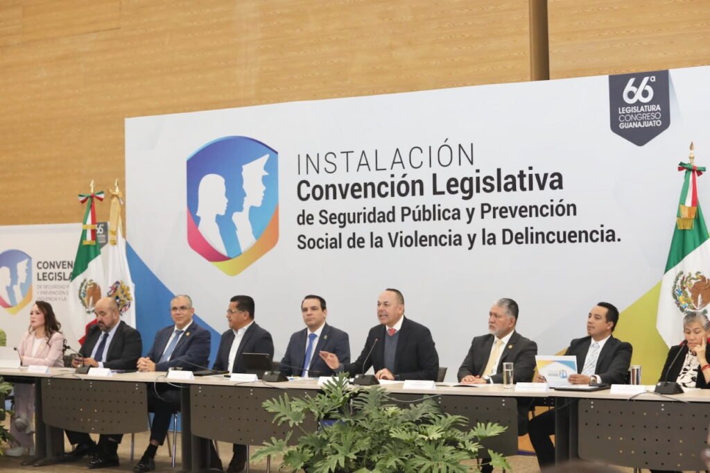 Durante la mesa de trabajo, se destacó el trabajo que se debe hacer contra la inseguridad que se vive en Guanajuato Capital y el Estado.