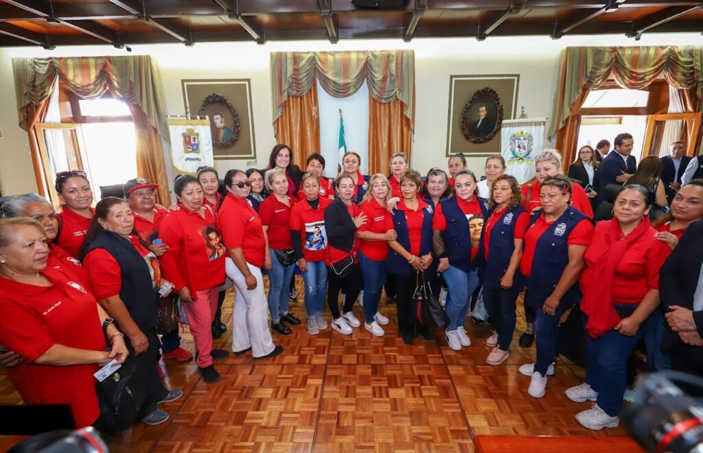 En el evento, Ale Gutiérrez entregó apoyo económico y equipo de protección a 25 madres buscadoras.