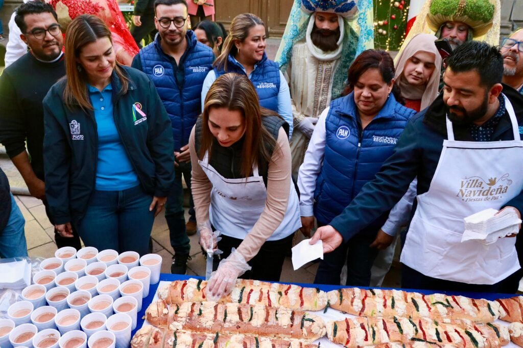 Lorena Alfaro, disfrutó de este gran evento con la compañía de cientos de pequeñines que deleitaron su paladar con la tradicional Rosca de Reyes.