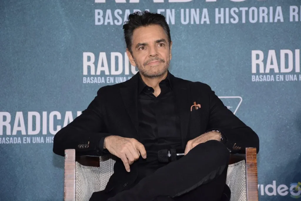 Eugenio Derbez fue criticado por dar su opinión sobre la película, pero ahora los cibernautas se disculpan al ver la cinta de 'Emilia Pérez'.