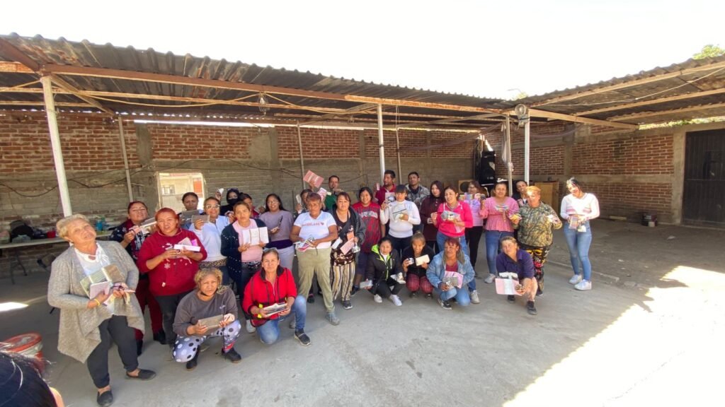 El Instituto Municipal de Vivienda de León (IMUVI), también apoyó a más de 8 mil personas resultaron beneficiadas con la entrega de escrituras.