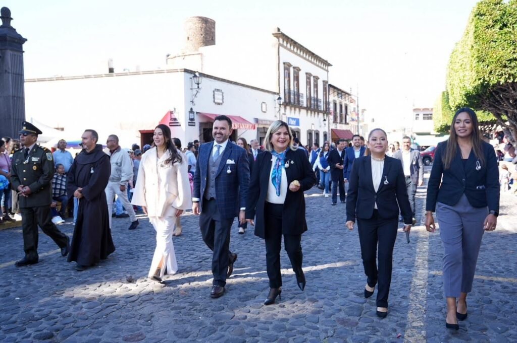 El Presidente Municipal, Luis Fernando Velázquez, resaltó la historia del municipio durante los festejos.