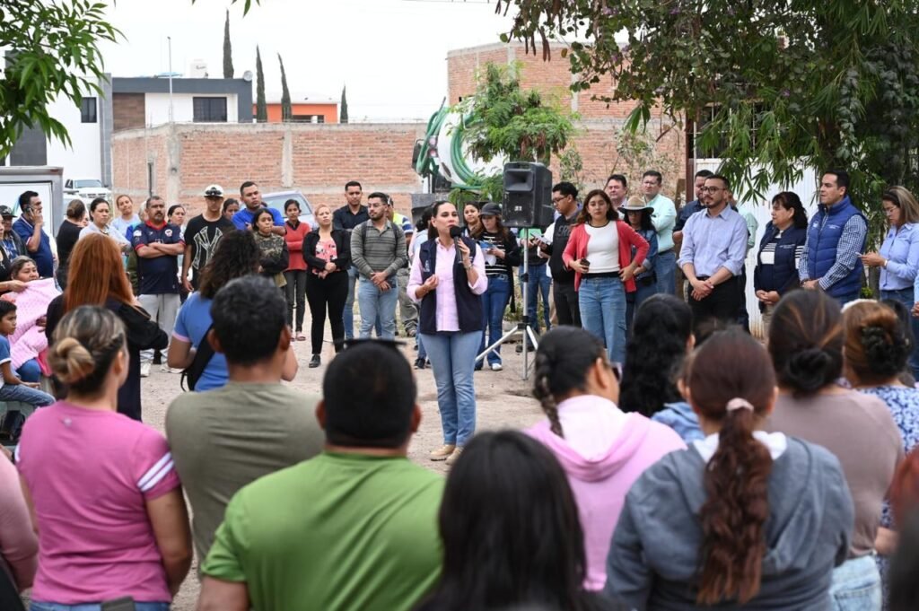 Lorena Alfaro reiteró su compromiso de seguir brindando atención a las colonias del municipio de Irapuato.