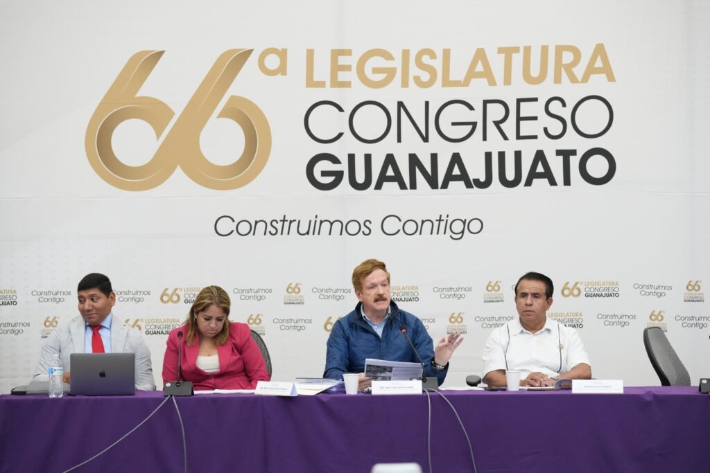 La Comisión de Gobernación y Puntos Constitucionales del Congreso local se reunió con representantes de estos sectores de la población y asociaciones civiles.