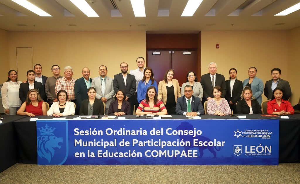 La alcaldesa, Ale Gutiérrez participó en la Sesión Ordinaria del Consejo Municipal de Participación Escolar en la Educación.