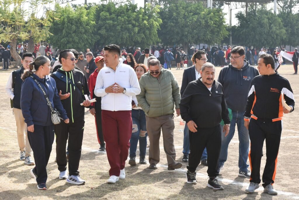 El senador Emmanuel Reyes escuchó a los profesores, quienes admitieron no estar de acuerdo rechazo a la propuesta de modificación de reforma a la ley del ISSSTE 2025.