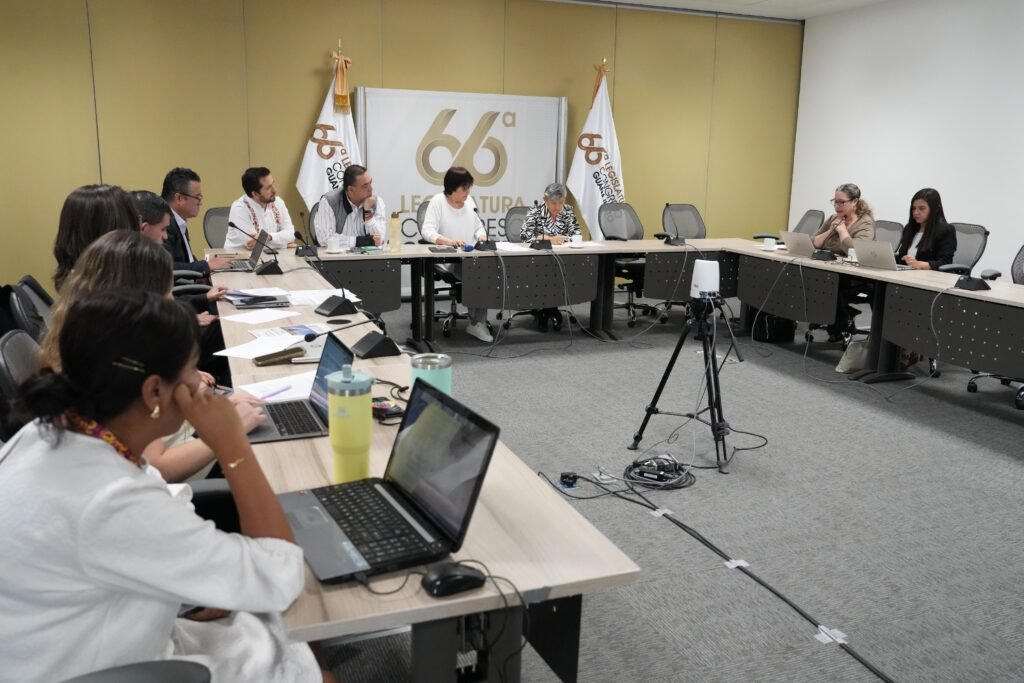 En la mesa de trabajo, participaron la Comisión de Desarrollo Económico y Social del Congreso local.