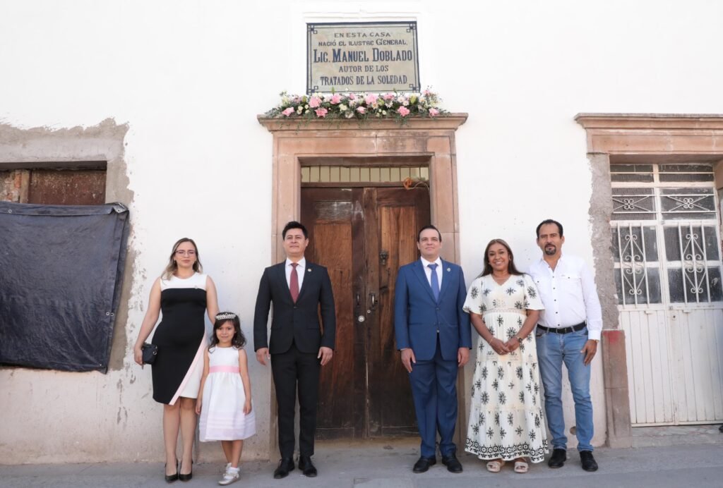 Autoridades de Manuel Doblado y del Gobierno recorrieron las calles del municipio durante este emotivo día.